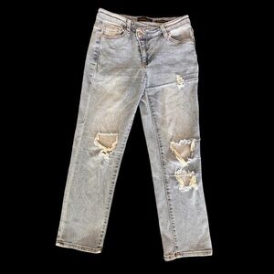 Kendall & Kylie Light Gray Distressed Straight Leg Jeans